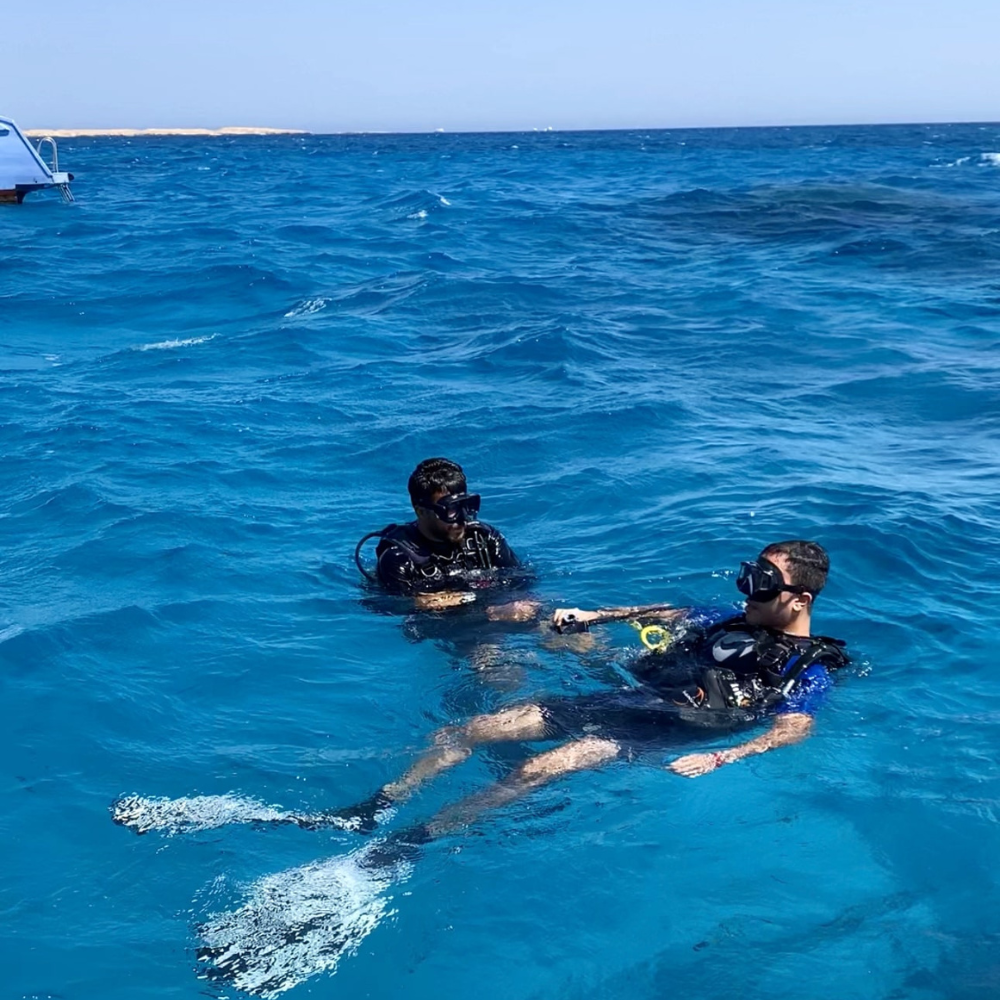 Diver and Instructor at the surface 